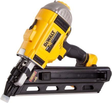 DEWALT DCN692N 18V Cordless Li-Ion Brushless Framing Nailer 90mm - Body Only